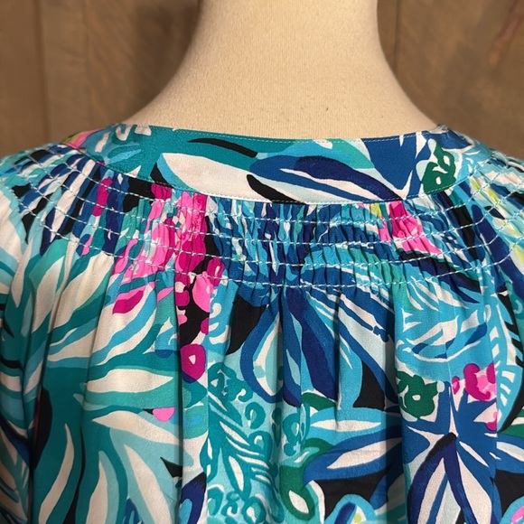 Lilly Pulitzer silk Elsa blouse Maldives Green Hype it Up print Size Large - Picture 10 of 14